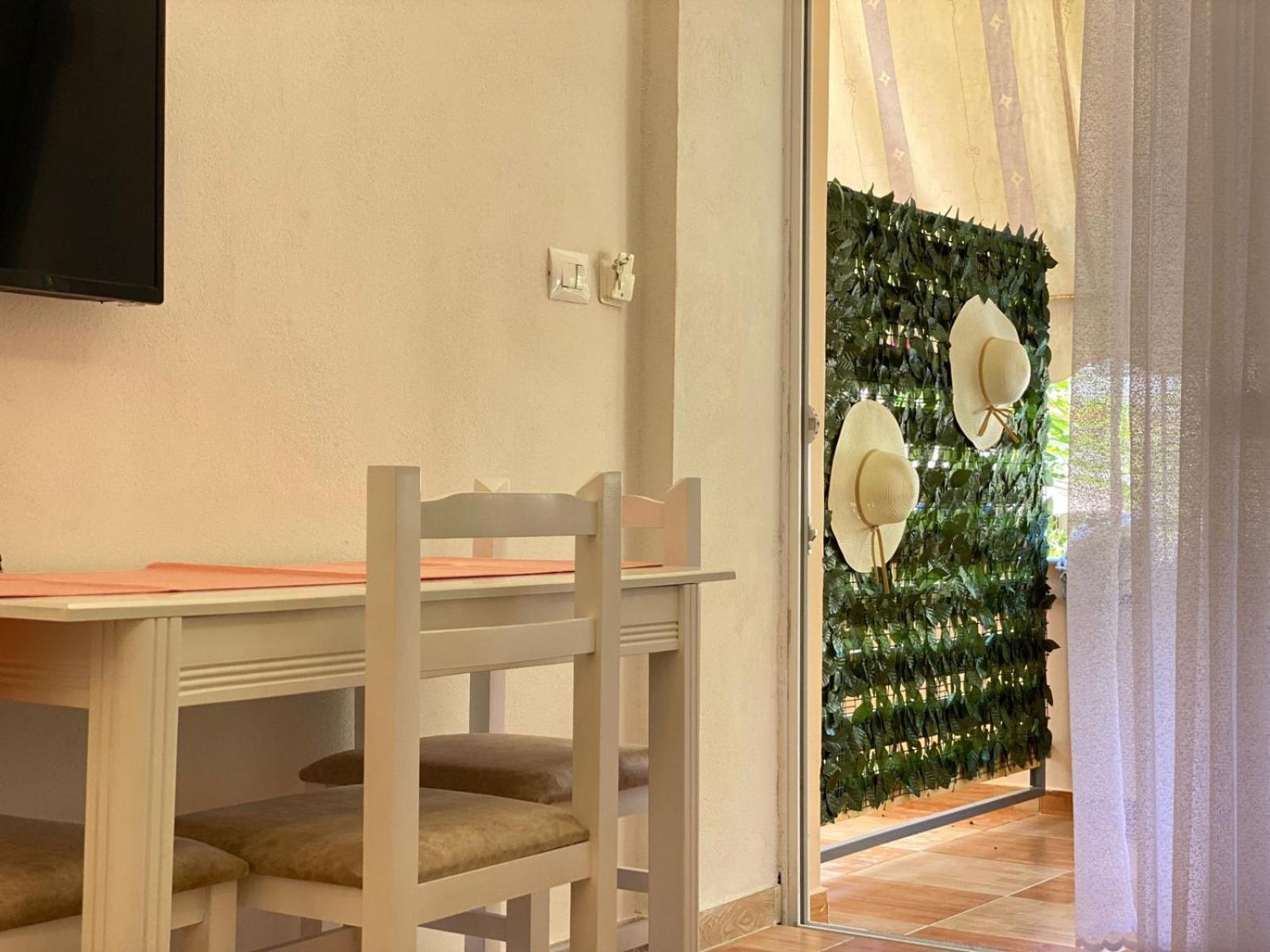 Areti Rooms Hotel Himare Exterior photo