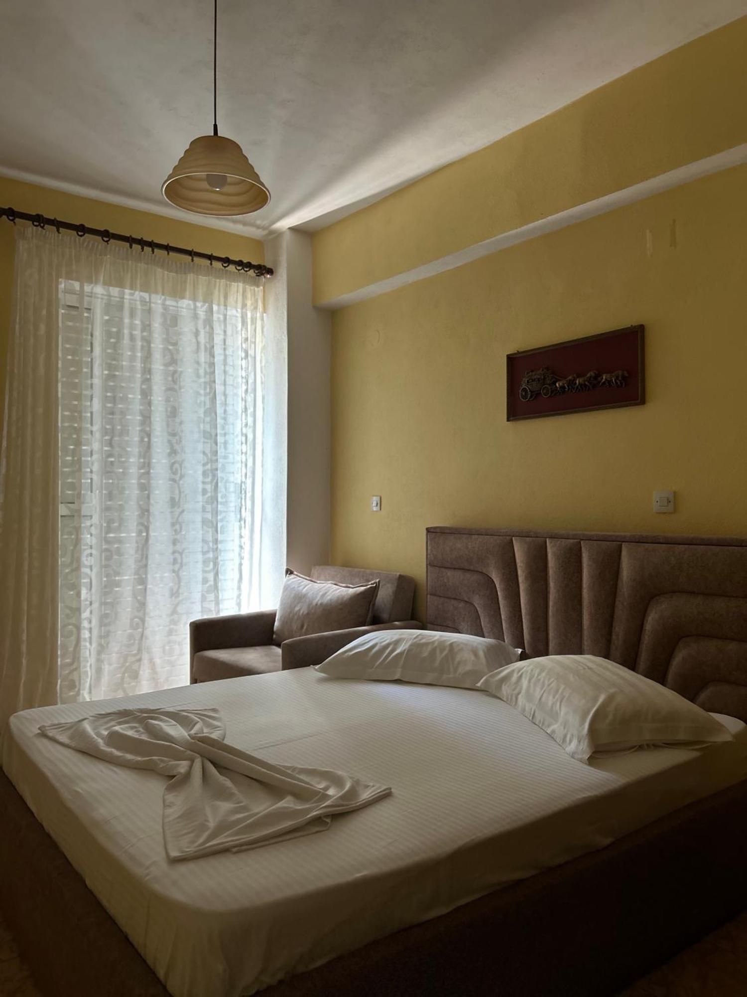 Areti Rooms Hotel Himare Exterior photo